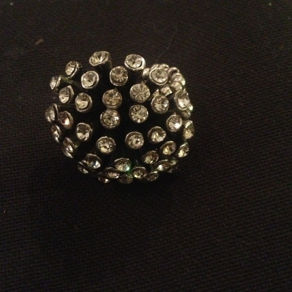 Sparkling adjustable statement ring - Picture 3 of 3