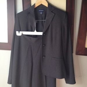 Beautifully tailored charcoal grey Ann Taylor suit
