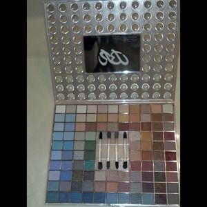 REDUCED! Eye Shadow - 90 Colors in One Set!