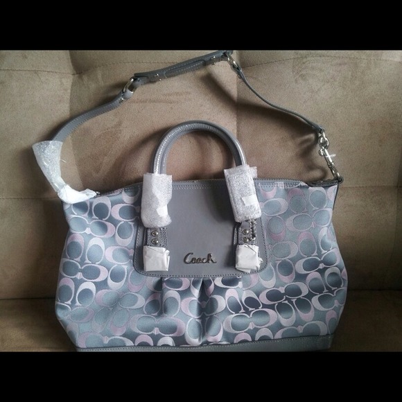 100%authentic coach with tag price.