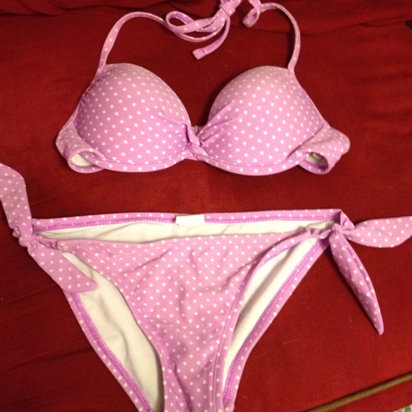 Light purple polka dotted swimsuit 👙😎