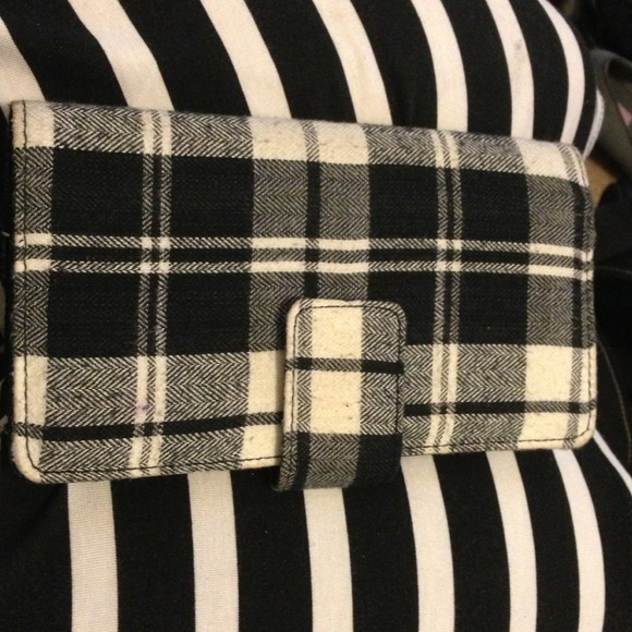 Plaid wallet