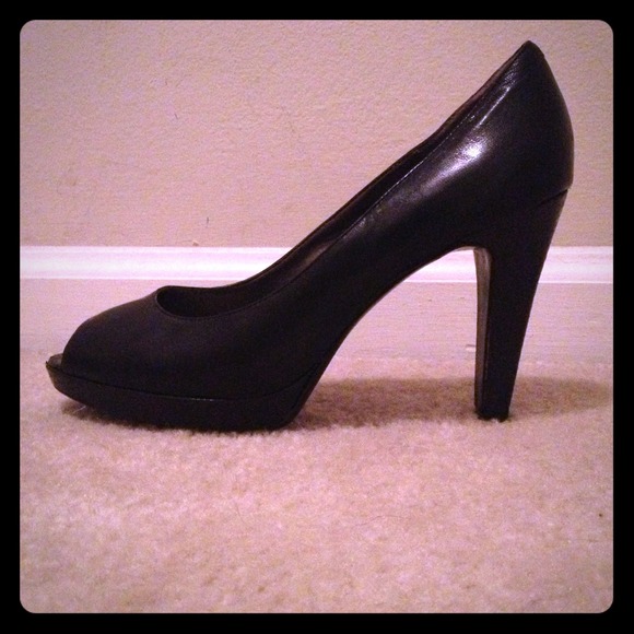Bandolino Shoes - Bandolino black peep toes