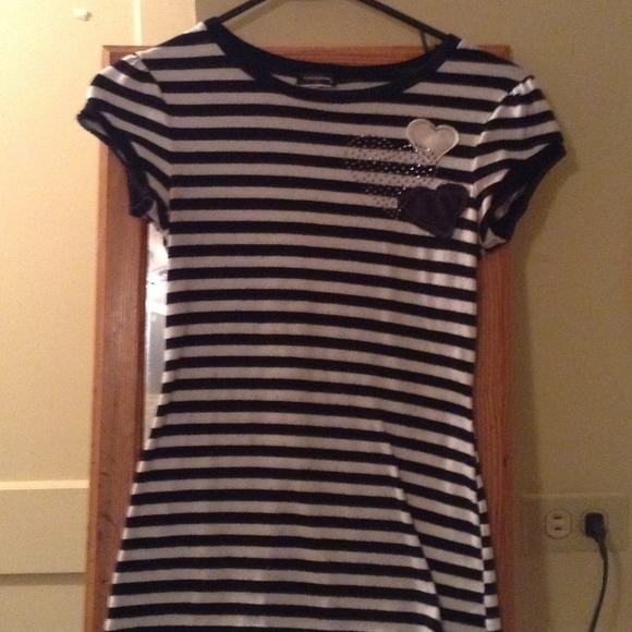 Black and White Eyeshadow Striped Top