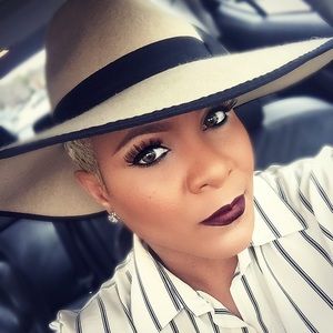 TEAM Eclecticnista About Me Facts