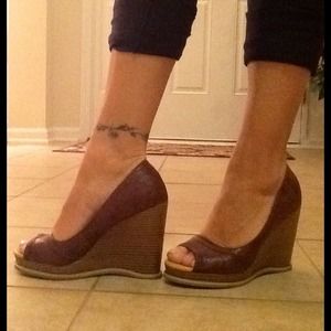 Wedge shoes (TRADED)