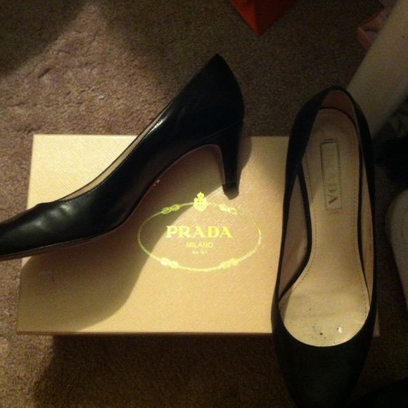 Authentic Prada leather pumps 38.5