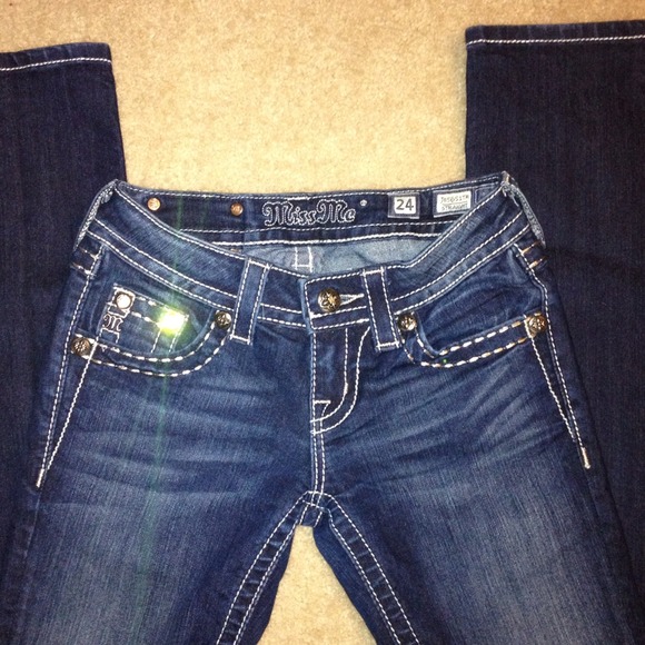 💰💰💰SOLD💰💰💰Miss Me straight leg jean - Picture 3 of 4