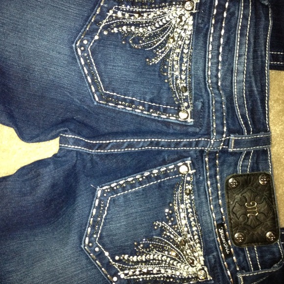 💰💰💰SOLD💰💰💰Miss Me straight leg jean - Picture 4 of 4