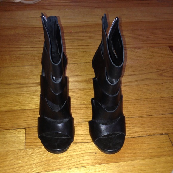 ALDO CAGE SANDAL - Picture 3 of 4