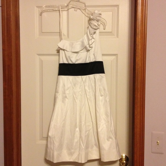 Gorgeous one shoulder cocktail dress - Picture 1 of 4