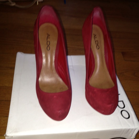 ALDO RED PUMP {cigarette heel} - Picture 2 of 4