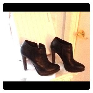 CALVIN KLEIN BOOTIES