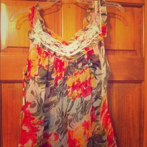 Summery floral chic passport top size L