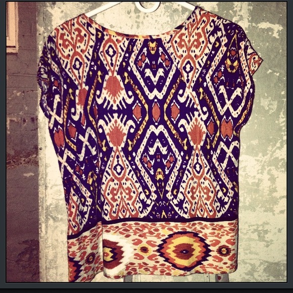 ⚡Bundled⚡Ikat Print Blouse Sz M