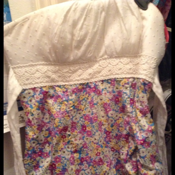 Floral strapless dress SOO cute