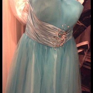 Beautiful formal dress!