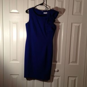 Calvin Klein NWOT blue dress w/ shoulder ruffle💙