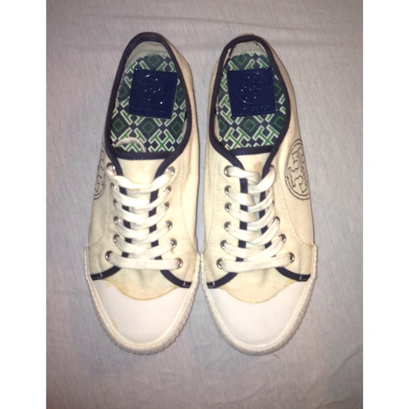 NEGOTIABLE!! Tory Burch sneakers! Size 8