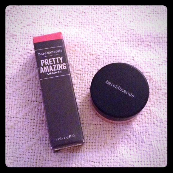 Sold- Bare Minerals Make Up Bundle