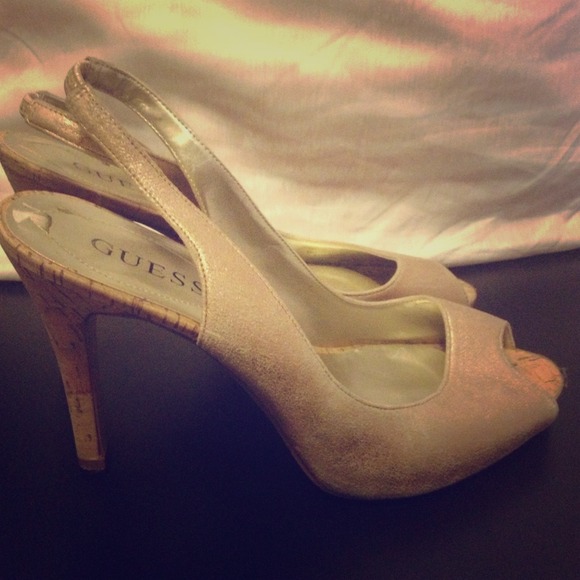 🌹Sold in Bundle🌹Guess open toe heels
