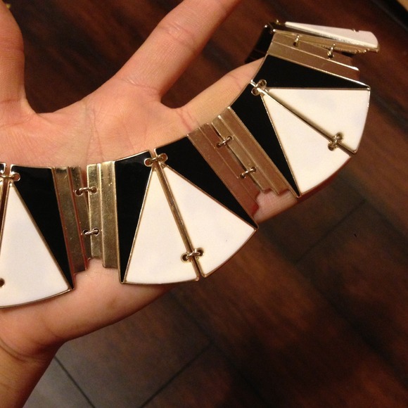 Neckless - Picture 2 of 2