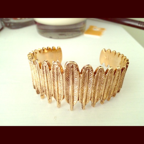SOLD!!!! House of Harlow 14k gold-plated bracelet