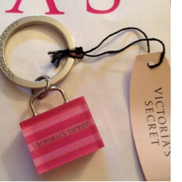 VICTORIAS SECRET KEY CHAIN