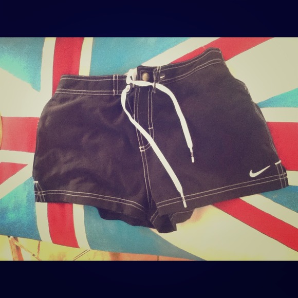 Nike Pants - 💥Hold for Cami🔥 Nike swim shorts