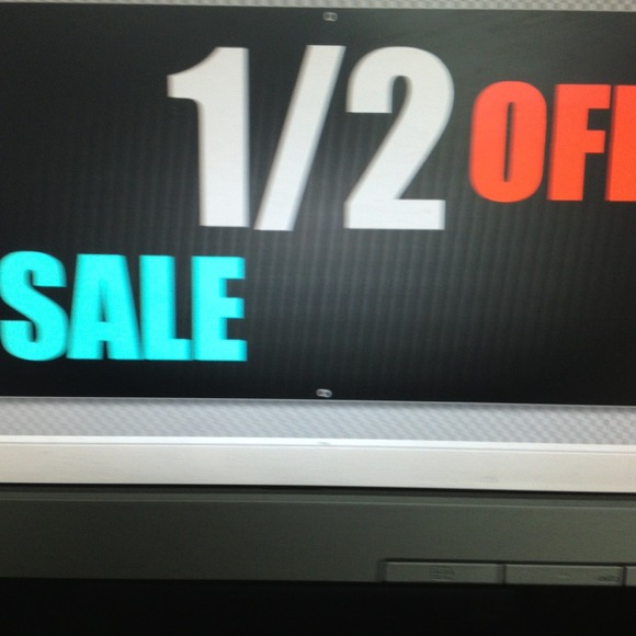 Everything must go - Picture 2 of 3