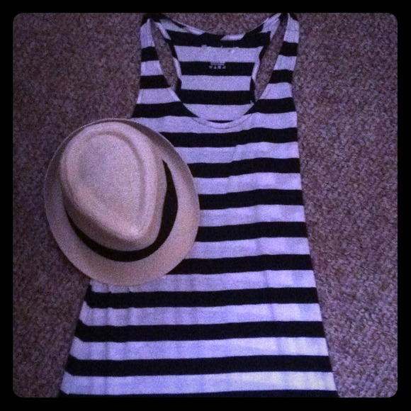 🚫Sold🚫 in bundle stripped maxi dress!