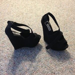 Steve Madden xternal wedges