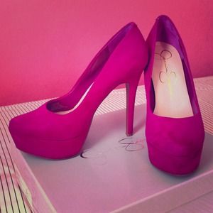 Jessica Simpson magenta micro suede pump