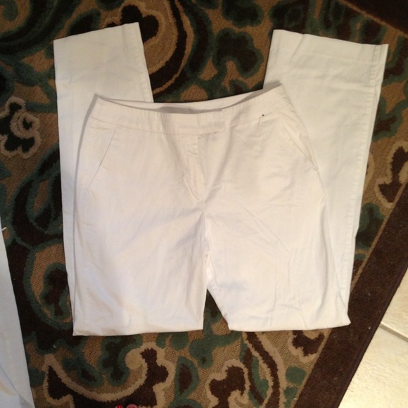 🚫🚫SOLD🚫🚫White pants