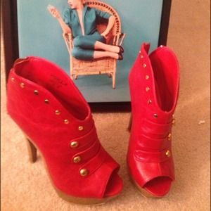 Smokin red hot booties