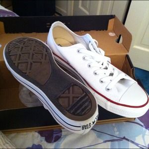 Converse low white sneakers