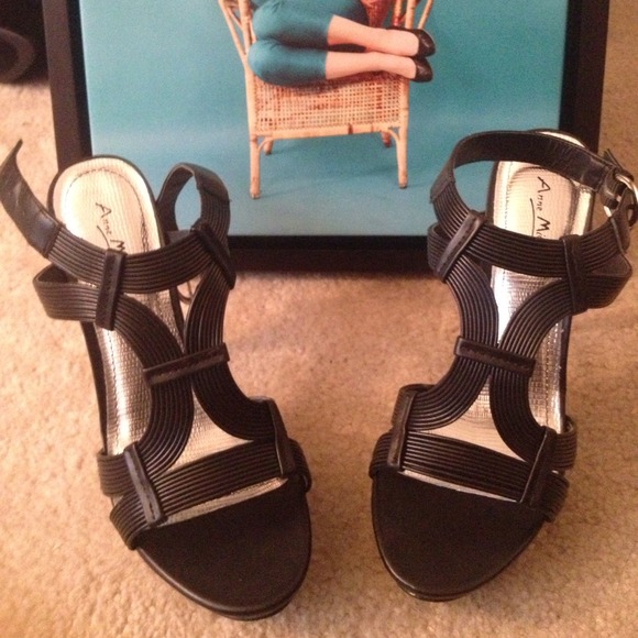 Sexy Black strappy heel