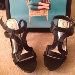 Sexy Black strappy heel