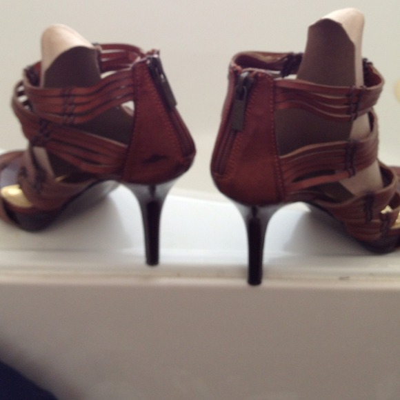 Dollhouse Brown Faux Leather Gladiator Heels Sz 8 - Picture 3 of 4