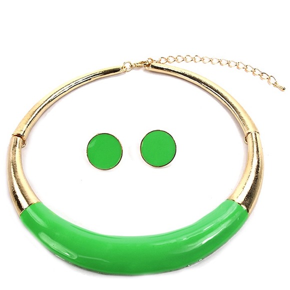 Necklace & earrings