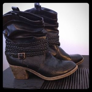 Sz 9 Blk Boots