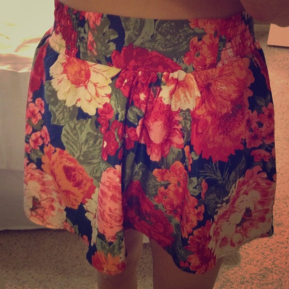 🚫Sold 🚫Floral skirt