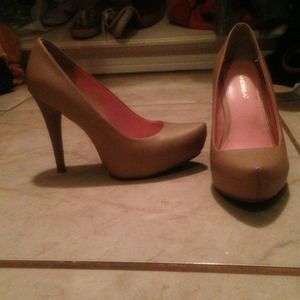 Beautiful Nude Pumps👠MAKE AN OFFER!*