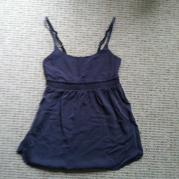 Lululemon top size 6 worn once or twice!