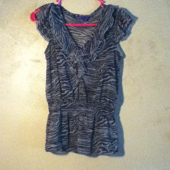 Black and grey zebra chiffon shirt 🎀