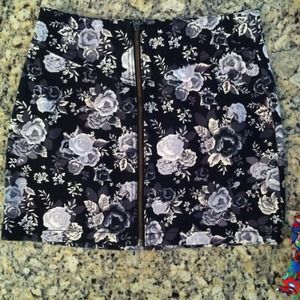 Floral zip-front denim skirt