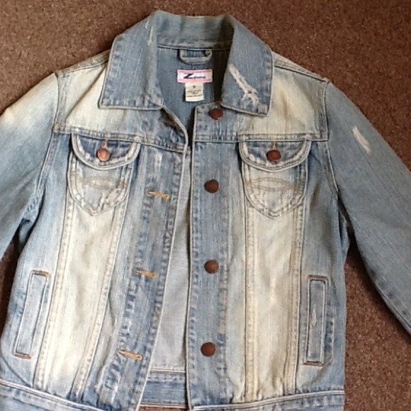 Traded.Jean jacket. - Picture 2 of 4