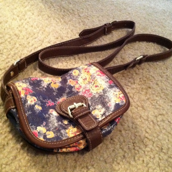 Floral cross body bag!
