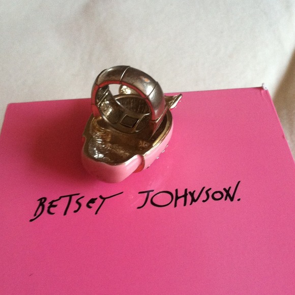 ❌SOLD!!❌ Betsy Johnson Skull Candy ring! 💕 - Picture 3 of 4