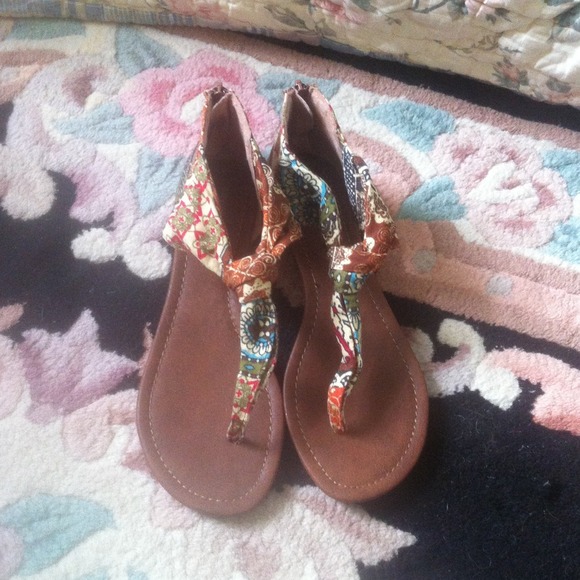 💥Reduced💥 Never worn cloth print sandals 7